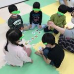 11月24日（水)　みんなでスリーヒントカルタをしよう♫