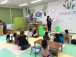 11月29日(月)みんなで絵本クイズに挑戦🎵