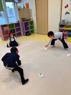みかんを上手に置けるかな？😊