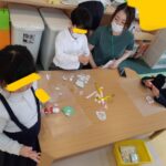 4月25日(月)こいのぼりのウロコ作り🎏