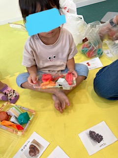8月15日(月) お弁当カルタ🍱と昔の絵本📗