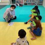 10月7日(金)　絵本『サルくんとバナナのゆうえんち』