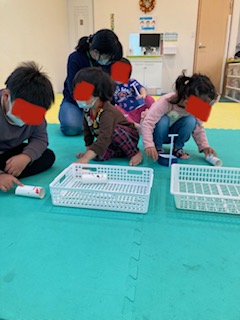 11月9日（水）ぴょんと跳ぶおもちゃ