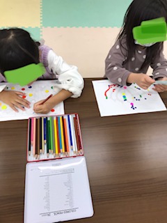 １２月6日(火)　シール貼り✨