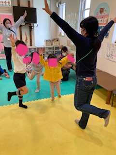 3月16日(木)　💃からだをうごかそう♫3つのポーズ💃