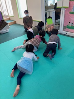 3月29日（水）だるまさんがころんだ