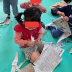 4月11日（火）新聞紙遊び📜
