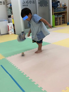 8月４日(金)　うちわでころころ
