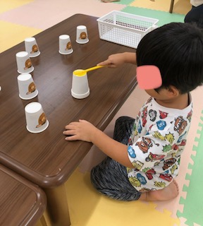 8月14日（月）紙コップもぐらたたき✨
