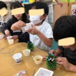 12月2日（土）松ぼっくりのツリー作り🎄