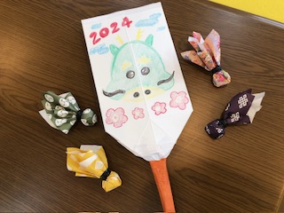1月10日(水)羽子板で遊ぼう😁