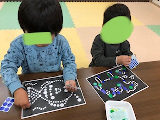 4月13日（土）　ぺたぺた