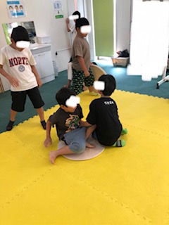 8月6日(火)座布団とりゲーム🤹