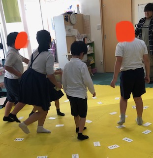 10月23日(木) 色カルタ😉